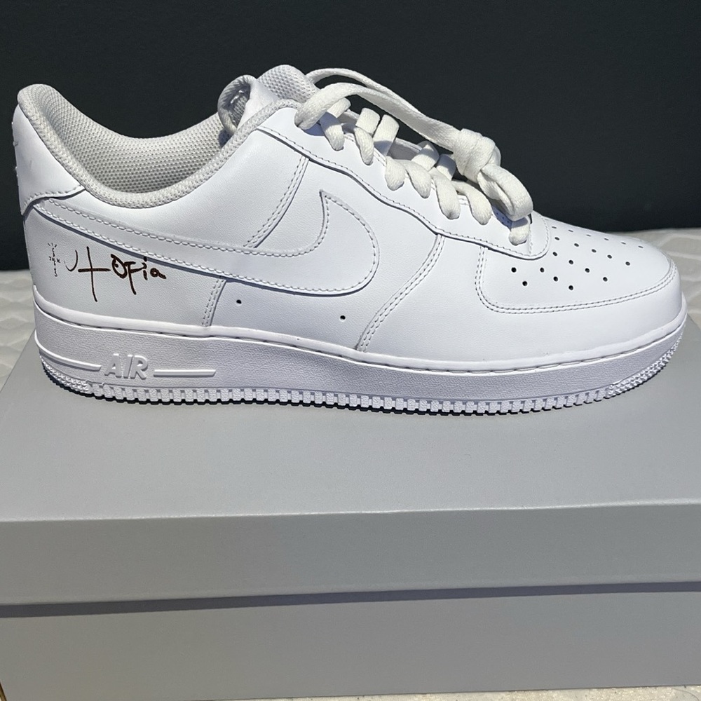 ua travis scott air force 1